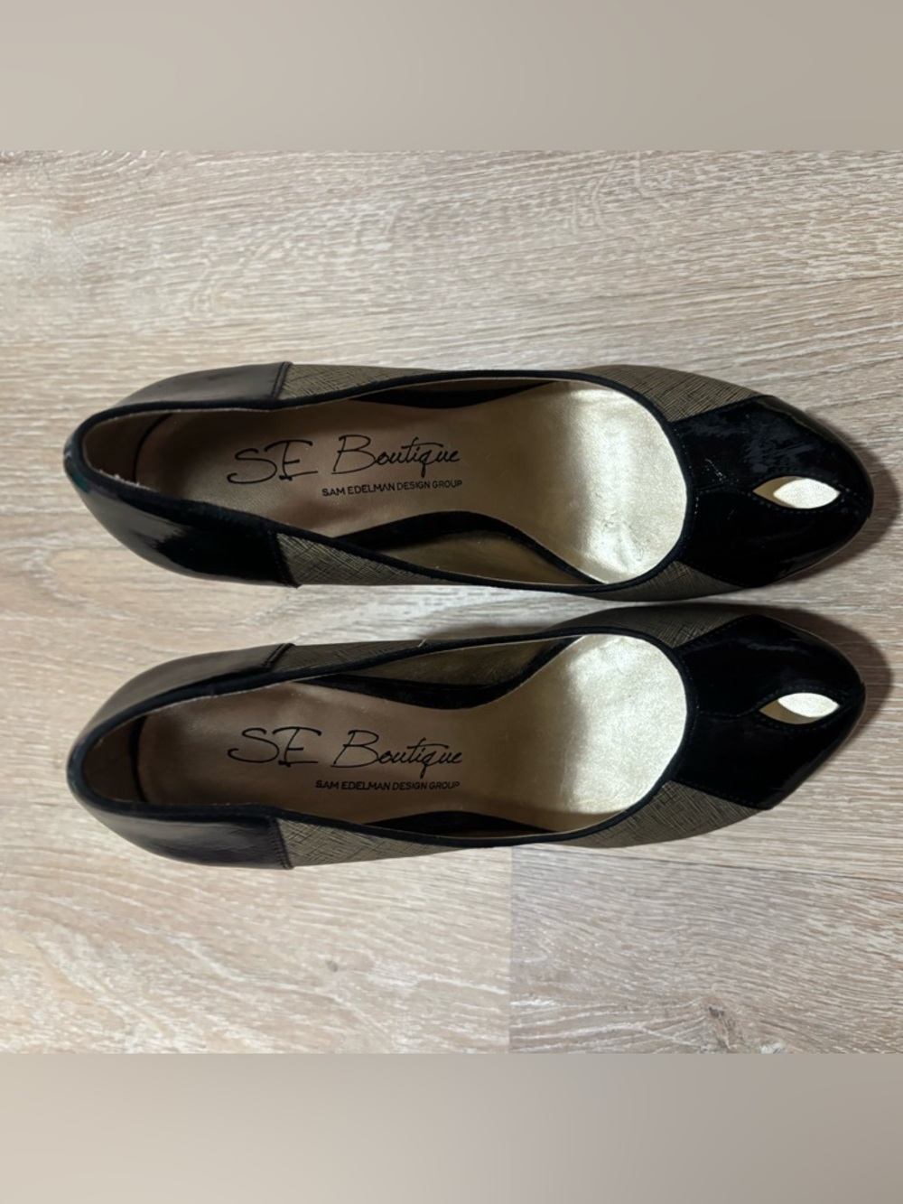 JS Boutique Black and Gold Woven Peep-Toe Pumps